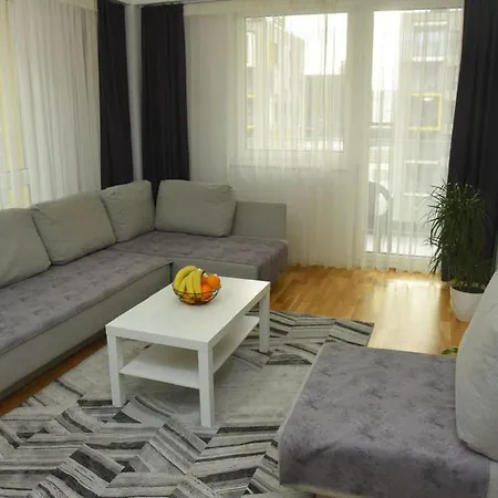Royal Apartment-familyhaven,park,modern And Luxury