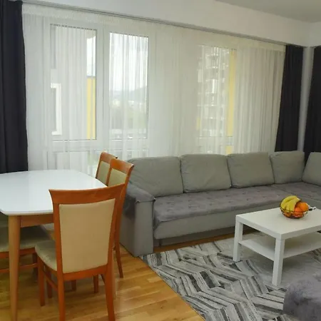 Royal Apartment-familyhaven,park,modern And Luxury