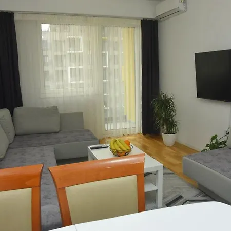 Royal Apartment-familyhaven,park,modern And Luxury Apartment *