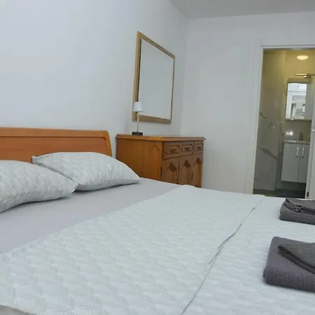 Royal Apartment-familyhaven,park,modern And Luxury Apartment Skopje